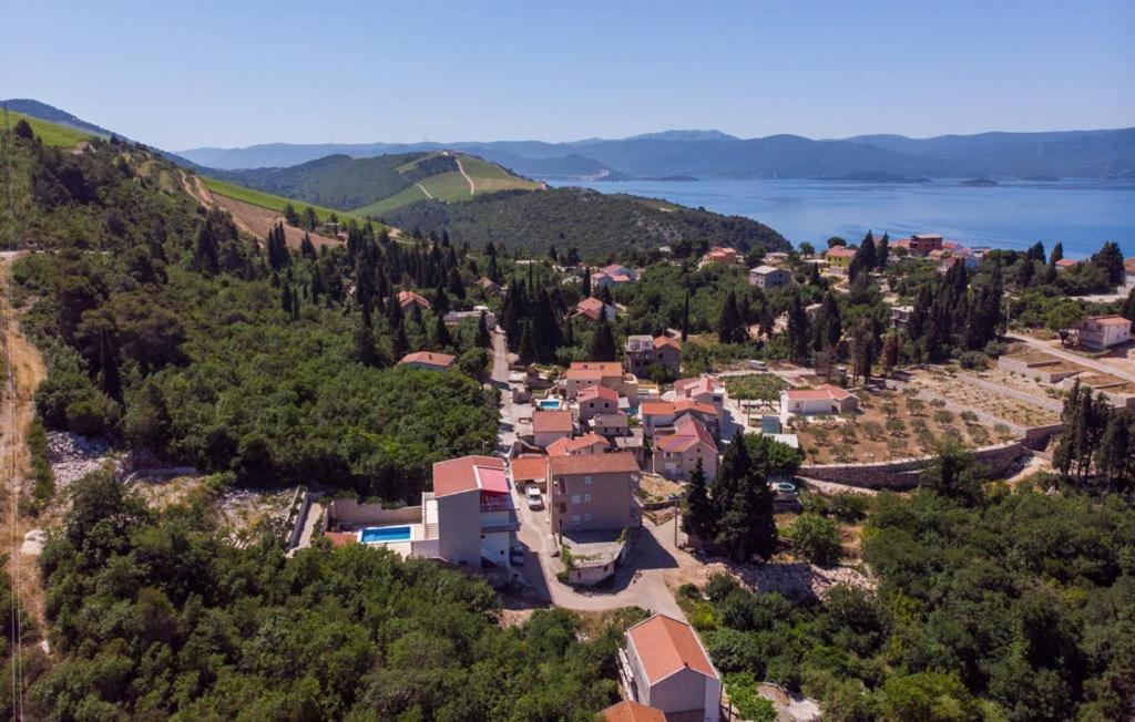 Danguba Apartment Kremena Екстериор снимка
